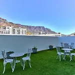 Arty Modern Design Studio With Balcony And Pool